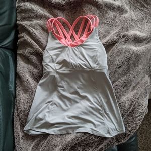 Lululemon tank size 6